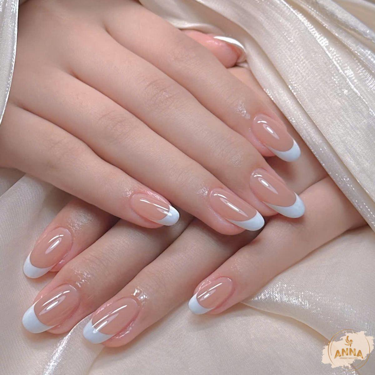 Deluxe Manicure